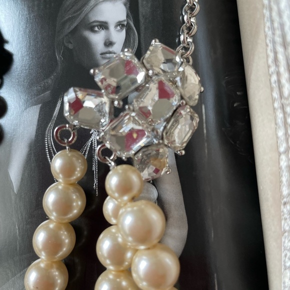 New - bold Pearl & rhinestone statement necklace - Picture 3 of 7